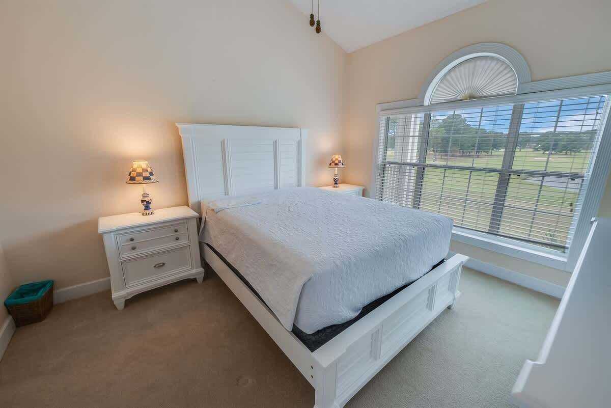 2 makuuhuonetta, silitysrauta/-lauta, ilmainen Wi-Fi, vuodevaatteet