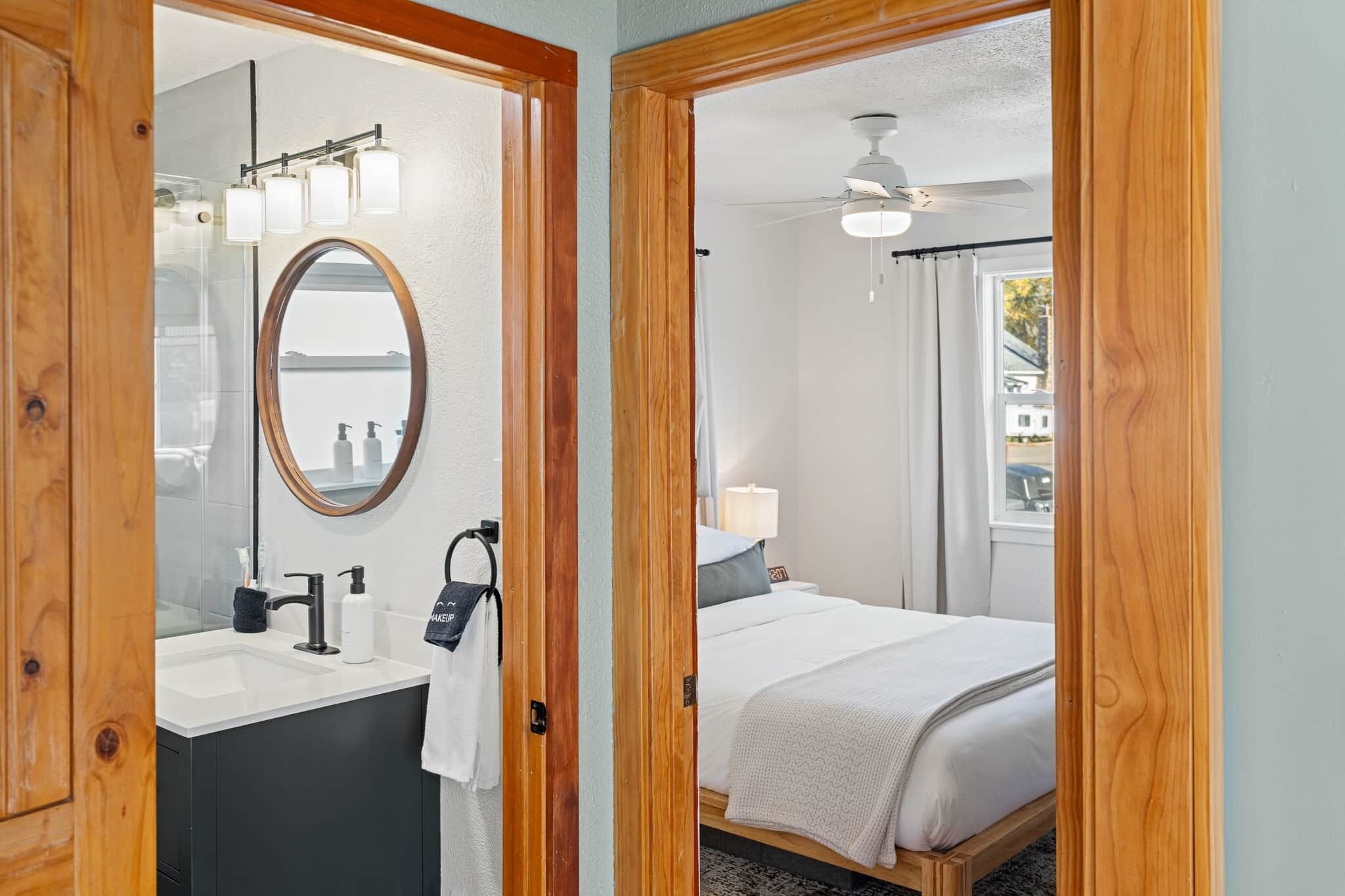 2 bedrooms, iron/ironing board, free WiFi, bed sheets