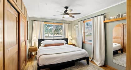 Cedar & Sage House | A Calm & Charming Retreat