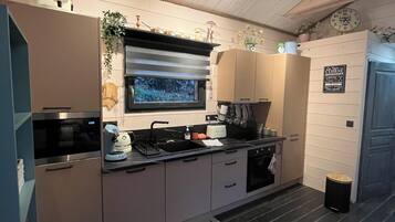 Microwave, oven, stovetop, dishwasher