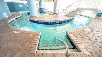 Piscina coperta, una piscina riscaldata