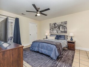 2 habitaciones, escritorio, tabla de planchar con plancha y wifi gratis