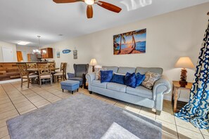 Smart TV, offices - NEW! Large 2BR| Pools | River Oaks Golf | Hot Tubs (Myrtle Beach)