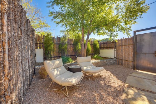 Serene Couple's Retreat 3 Mi to Dtwn Santa Fe