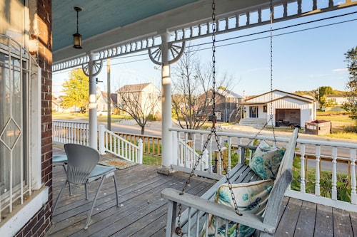 2 Blocks to Ohio River! Historic Victorian Gem