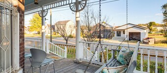 2 Blocks to Ohio River! Historic Victorian Gem