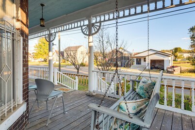 2 Blocks to Ohio River! Historic Victorian Gem