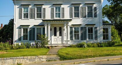 The Waldoboro Inn Room 1