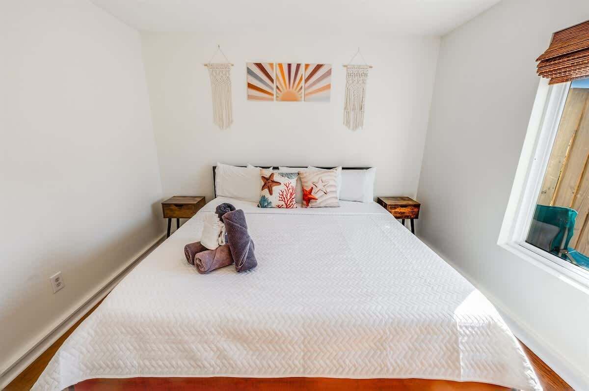 2 bedrooms, desk, iron/ironing board, free WiFi