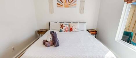 2 bedrooms, desk, iron/ironing board, free WiFi