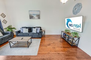 Living area - NEW! Large 2BR in Sandpiper of North Myrtle Beach (North Myrtle Beach)