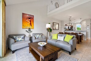 Condo, Plusieurs lits, lanai, vue sur le terrain de golf (Fairway Villas Waikoloa J34) | Aire de séjour
