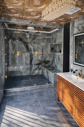 Shower, jetted tub, hair dryer, towels - Private and Unique 14 acre European Lakefront Villa in Texas! (Hubbard)
