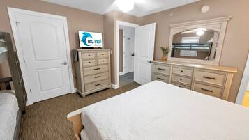 5 kamar tidur, setrika/meja setrika, Wi-Fi gratis, dan seprai linen