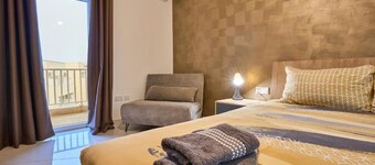 Il-Girna- Modern Seaside Accommodation-Luxury Triple Room