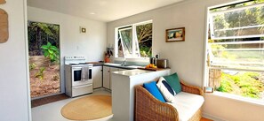 Fridge, oven, stovetop, electric kettle