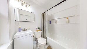 Hair dryer, towels, soap, toilet paper - Rustic Charm in Heart of SLC (Salt Lake City)