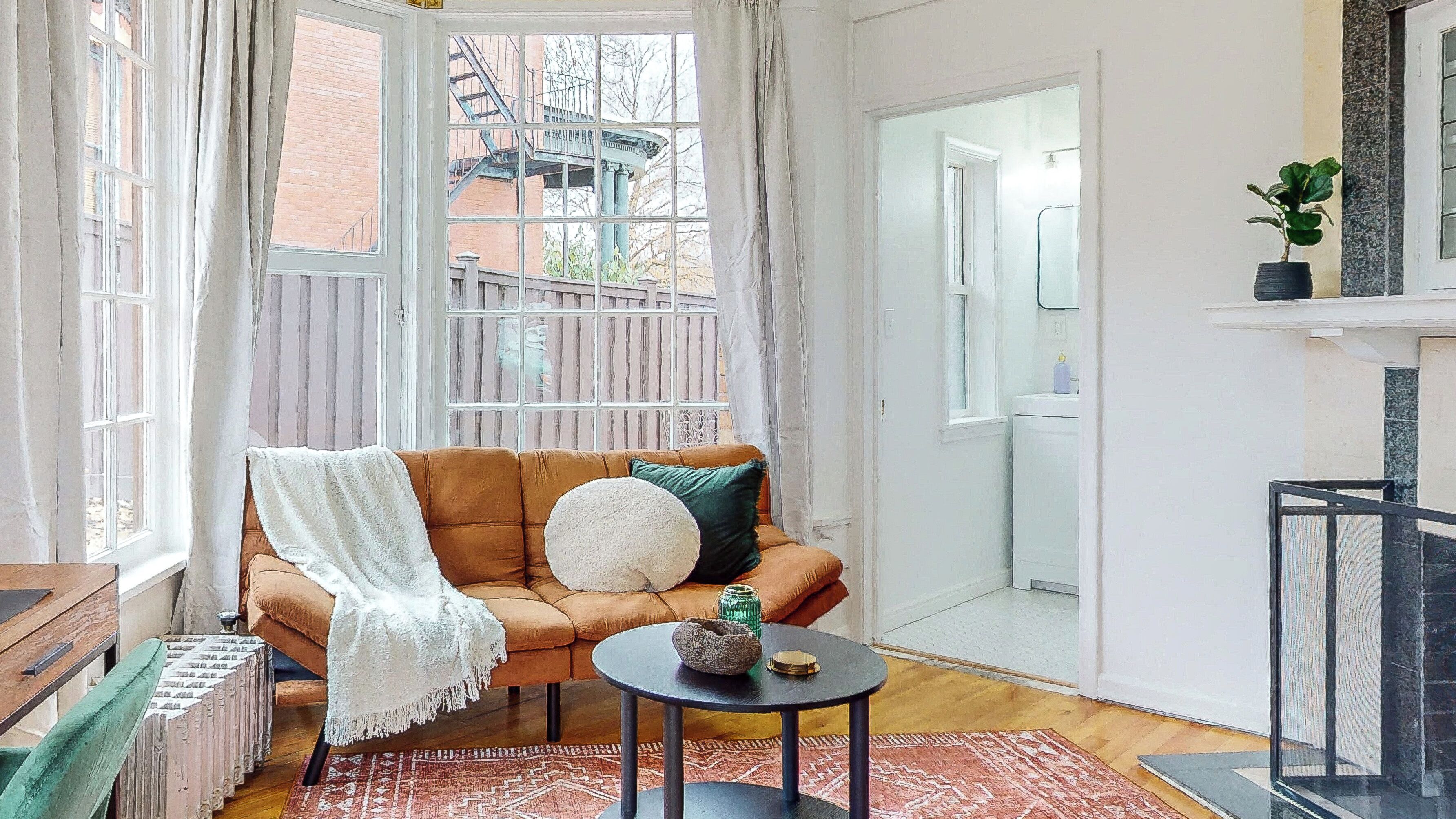 Télévision, cheminée