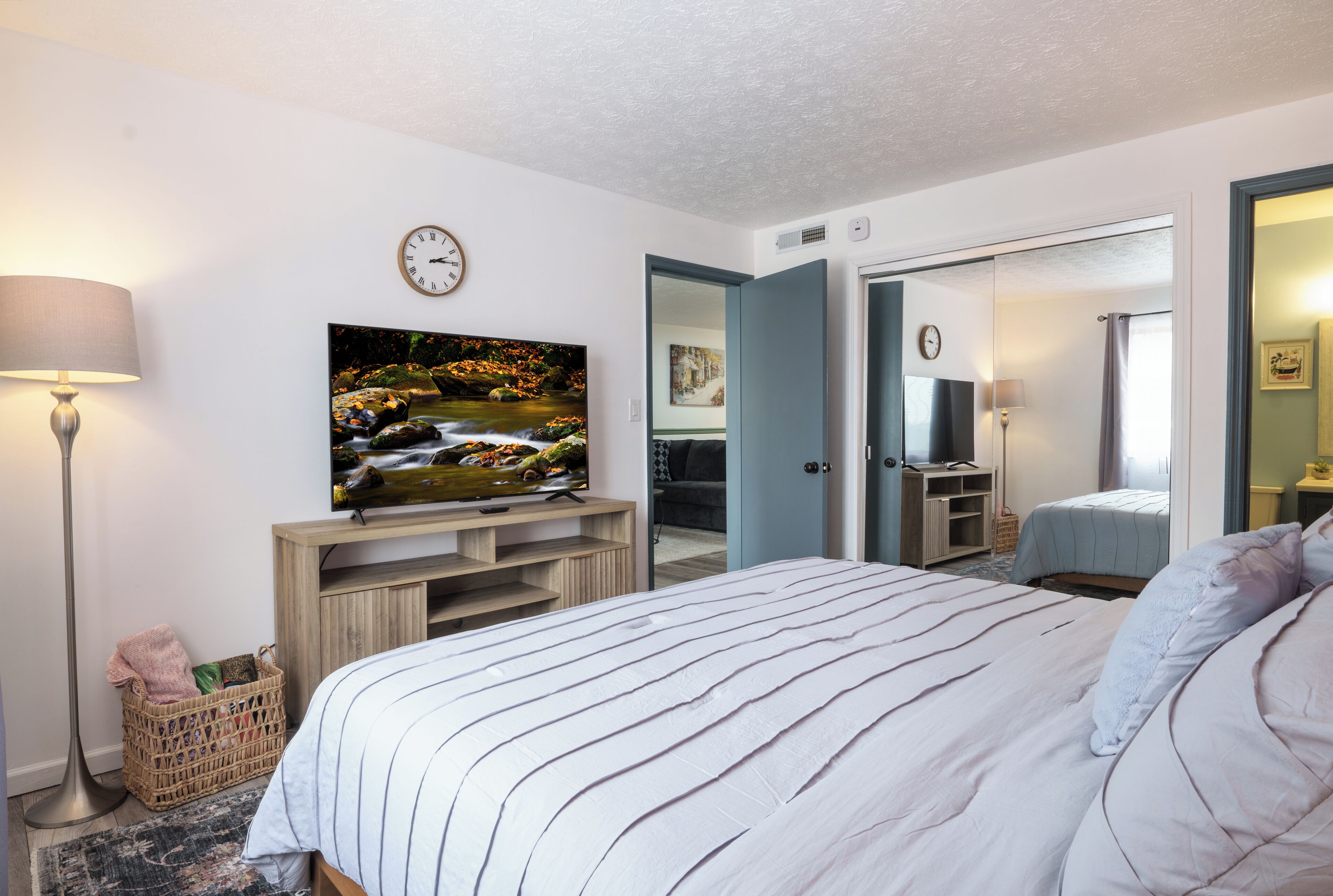 2 chambres, fer et planche à repasser, Wi-Fi gratuit, draps fournis