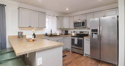 Countryside Comfort Concord/ Sleeps9 + GameRoom