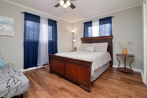 مكواة/لوح كي وواي فاي وملاءات أسرّة