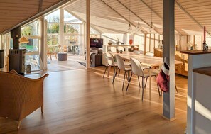 Interior - Amazing home in Spøttrup with house a panoramic view (Spøttrup)