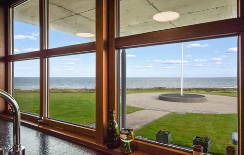 4 bedroom beach front home in Vinderup