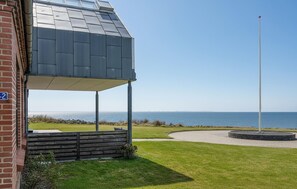 Terrace/patio - 4 bedroom beach front home in Vinderup (Vinderup)