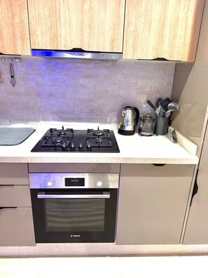 Oven, stovetop - Modern Stay In Tamraght Near Devils Rock With Pool And Private Parking (Tamraght)