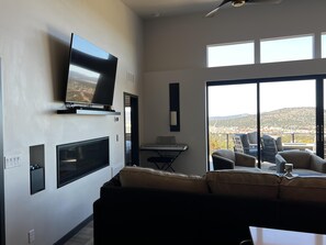 Smart TV, fireplace, stereo