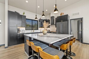 Fridge, microwave, oven, stovetop - Christmas Sale - New Mountainside Modern Luxury (Williams)