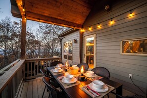 تناول الطعام بالخارج