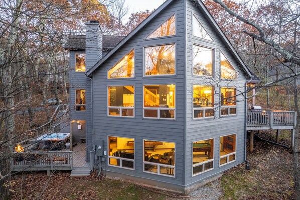 المنشأة من الخارج