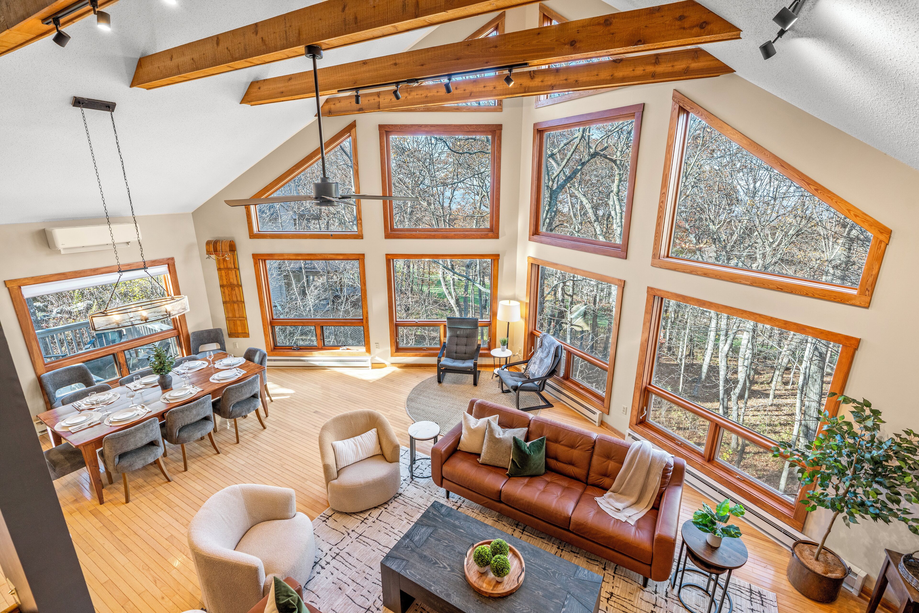 Smart-TV, Kamin, Videospiele, Computerbildschirme