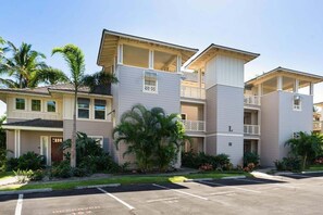 Exterior - Relax & Unwind Infinity Pool, Spa, BBQ & Concierge Walk to A-bay - Vrkcv (Waikoloa)