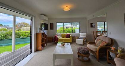 Hosts on the Coast Dinah & Una's Place