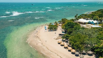 Playa privada cerca y cabañas de uso gratuito