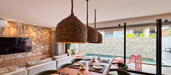 House 3 Suites Pool and hot tub for up to 9 people