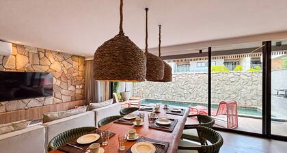 House 3 Suites Pool and hot tub for up to 9 people