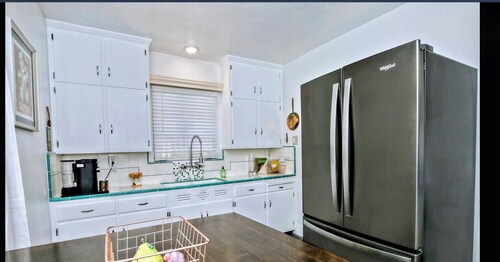 Historic Midtown Phoenix Duplex 2Beds,Private Backyard, Covered Parking