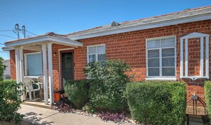 Exterior - Historic Midtown Phoenix Duplex 2Beds,Private Backyard, Covered Parking (Phoenix)