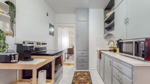 微波炉、烤箱、炉灶