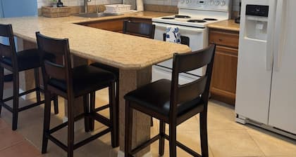 Barefoot Bliss – Beachside Suite Wilbur-By-The-Sea