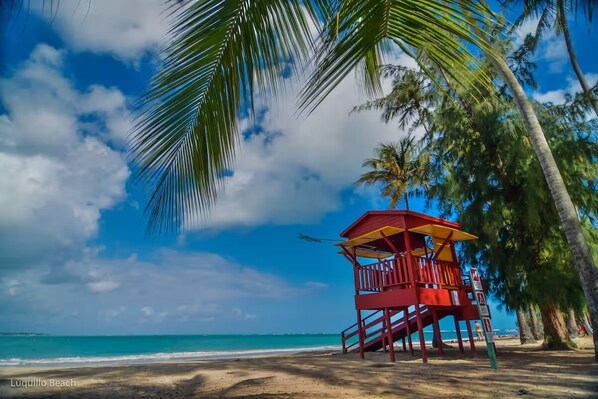 كراسي للتشمس، مناشف للشاطئ