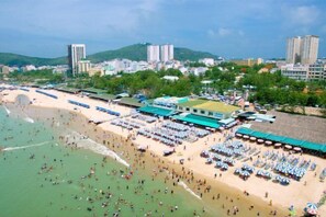 Beach - New Wave Vung Tau Hotel (Vung Tau)
