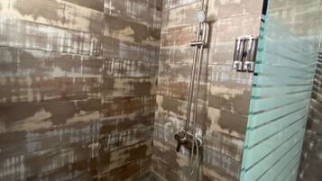 Apartment, Non Smoking, City View | Bathroom