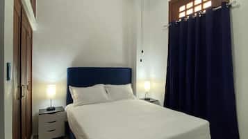 Standaard tweepersoonskamer | Een bureau, geluiddichte muren, gratis wifi