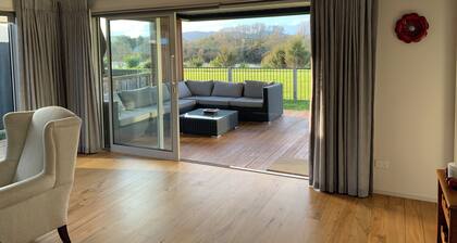 Te Awa River Path Accommodation