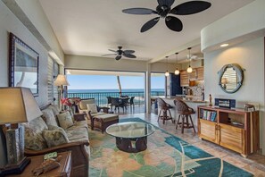 Condo, Multiple Beds, Lanai, Ocean View (Hale Pohaku 1) | Living area