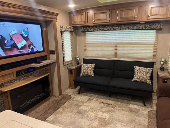 تلفزيون، مدفأة